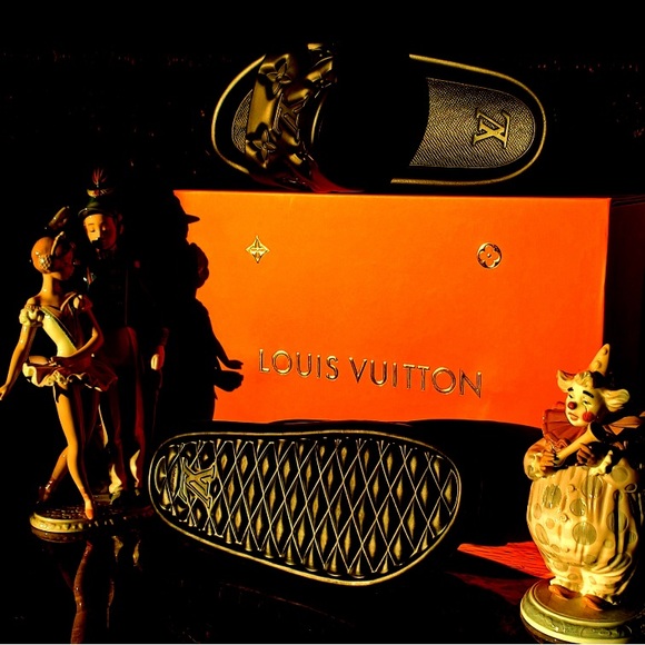 Louis Vuitton LV Monogram Mule Slides Sandals Embossed Waterfront Black - Picture 5 of 11